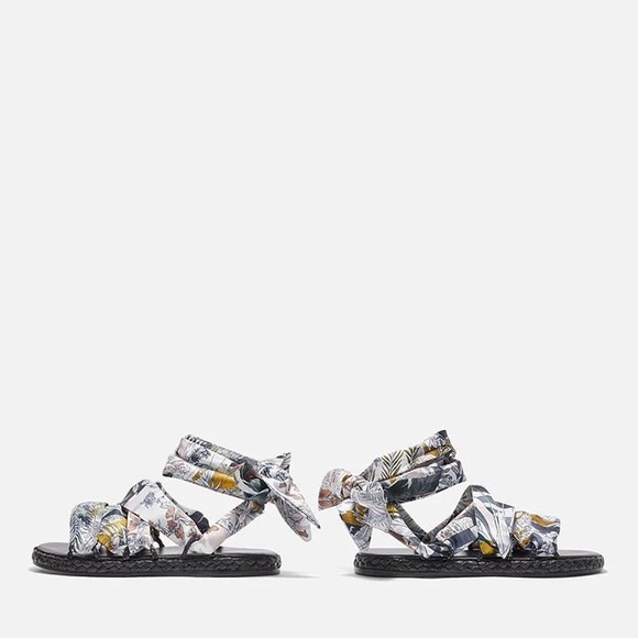 Robert Clergerie - Isabela Ankle Tie Sandal - US Size 8 - Picture 4 of 11